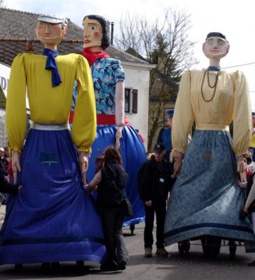 Géants Gus et Rosine